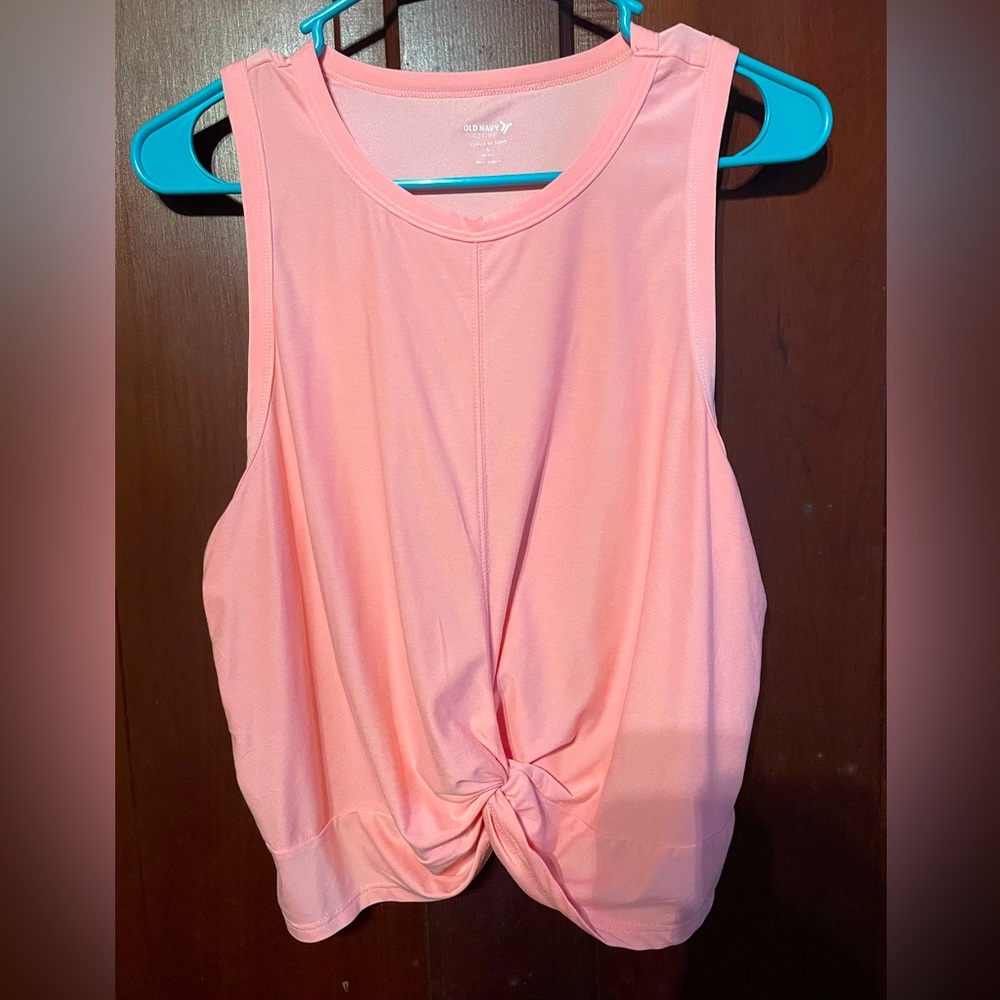 Old Navy cropped hot pink athletic tank. Size Large.
